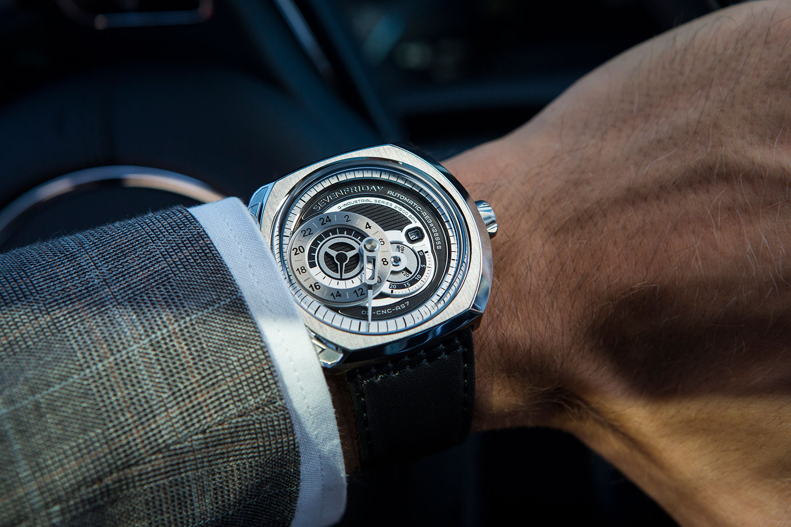 SevenFriday Q-1 wrist shot