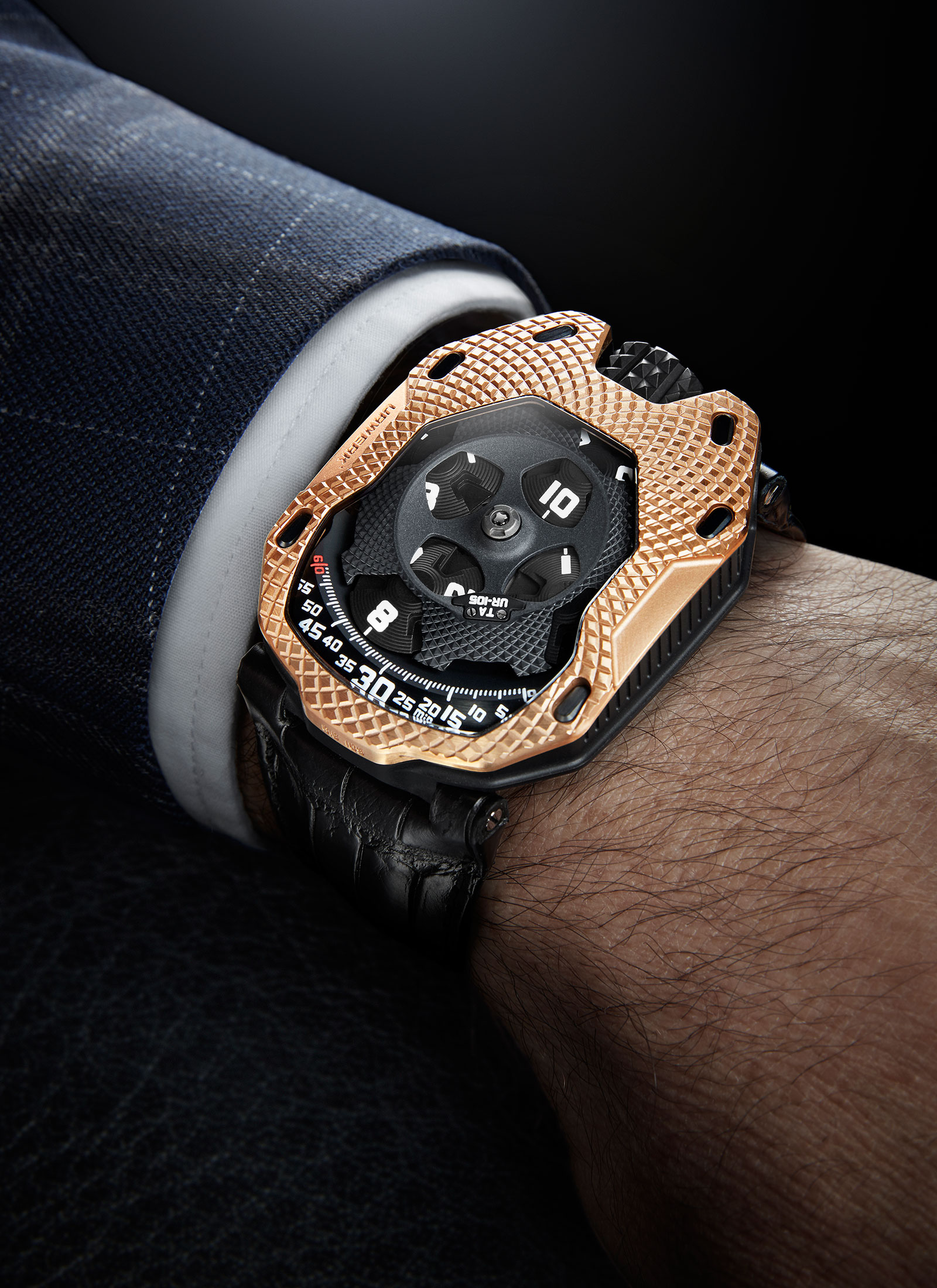 Urwerk UR-105 Raging Gold 1