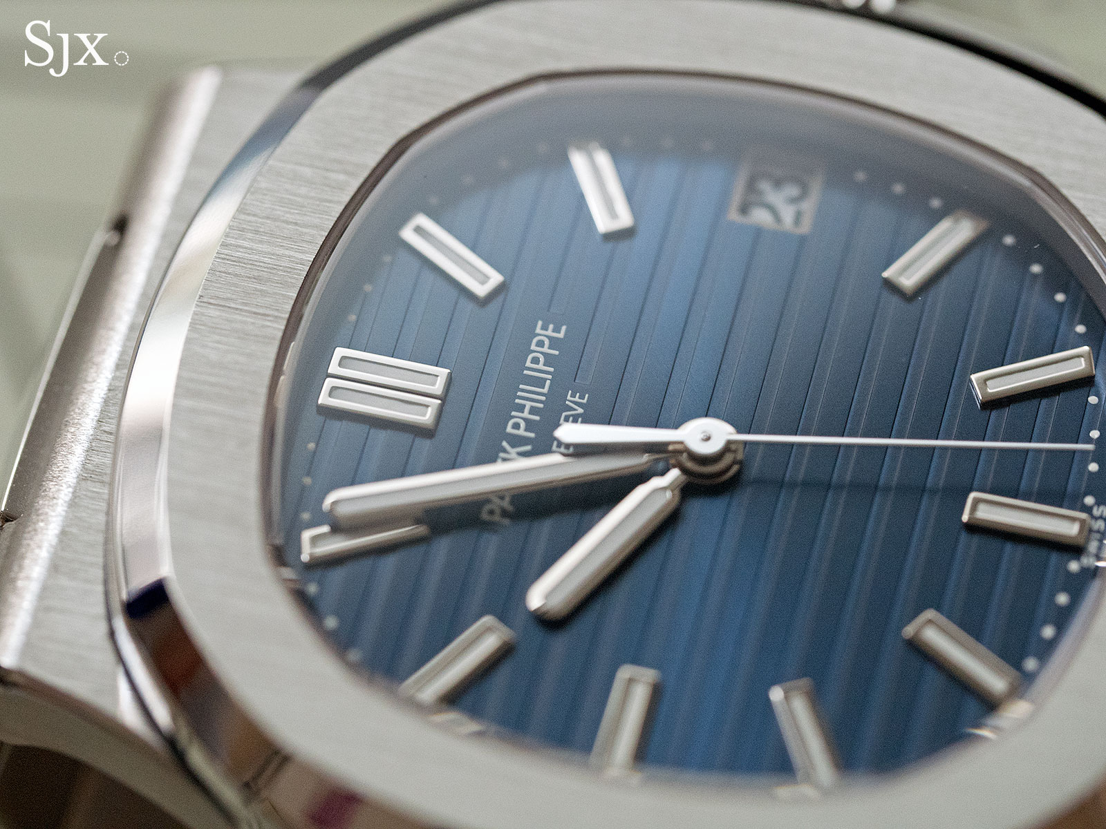 Phillips HKWA3 Patek Philippe Nautilus platinum 5711P - 3