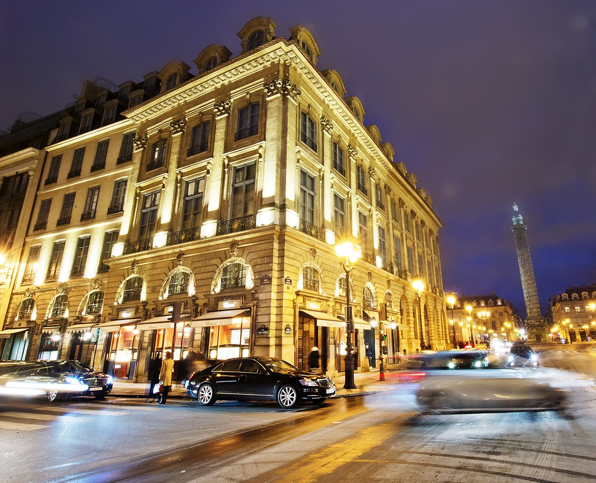 Paris: Boutique Louis Vuitton, Place Vendôme.