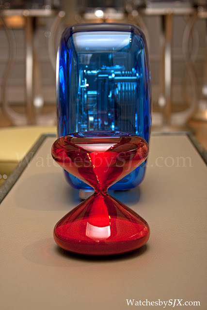 Apple veteran Marc Newson has designed a $12000 hourglass