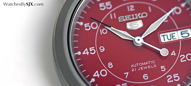 red dial seiko 5