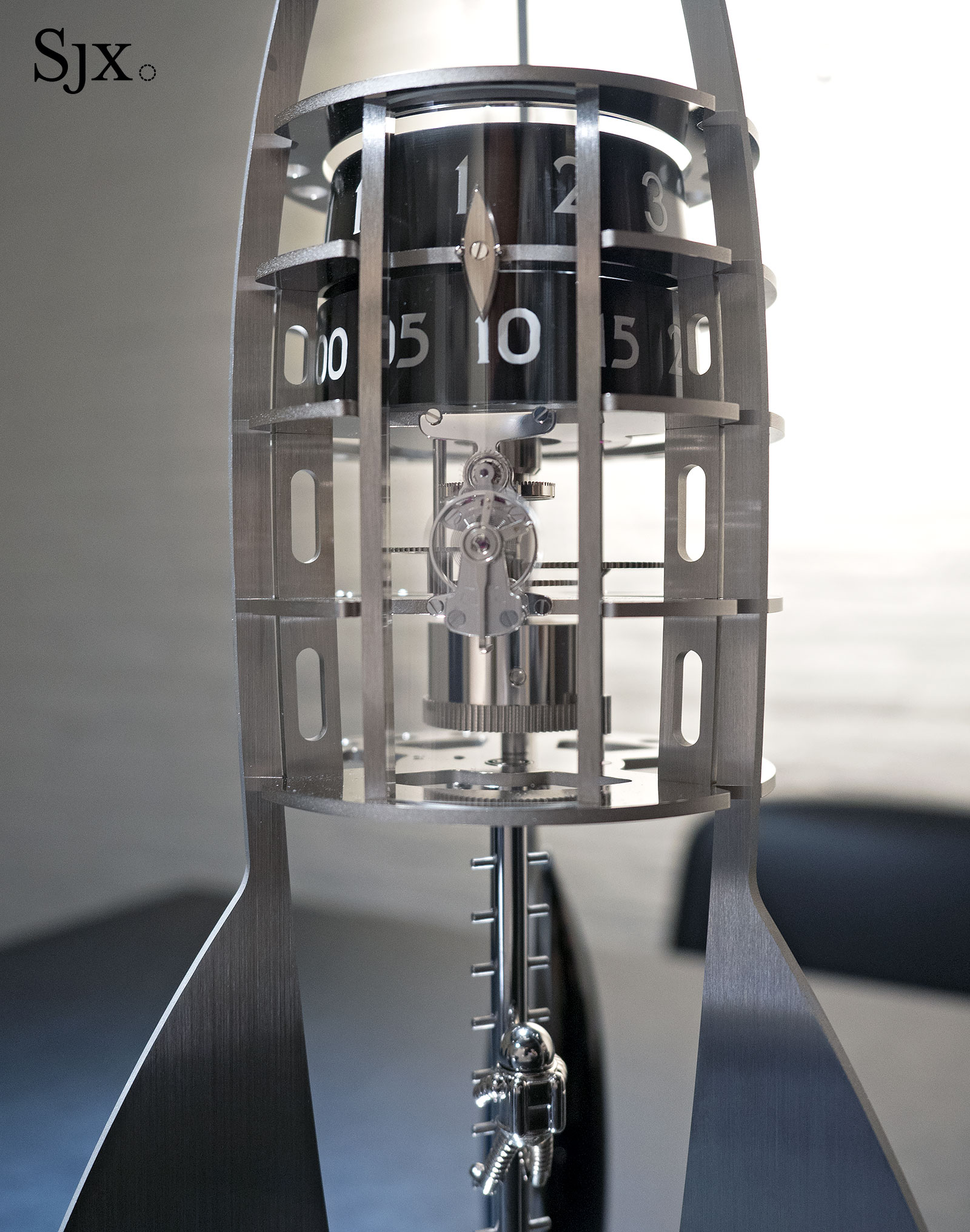 MB&F Destination Moon Rocket Clock 3