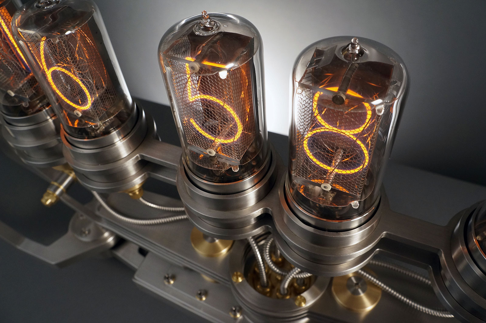 MB&F Nixie Machine II 4