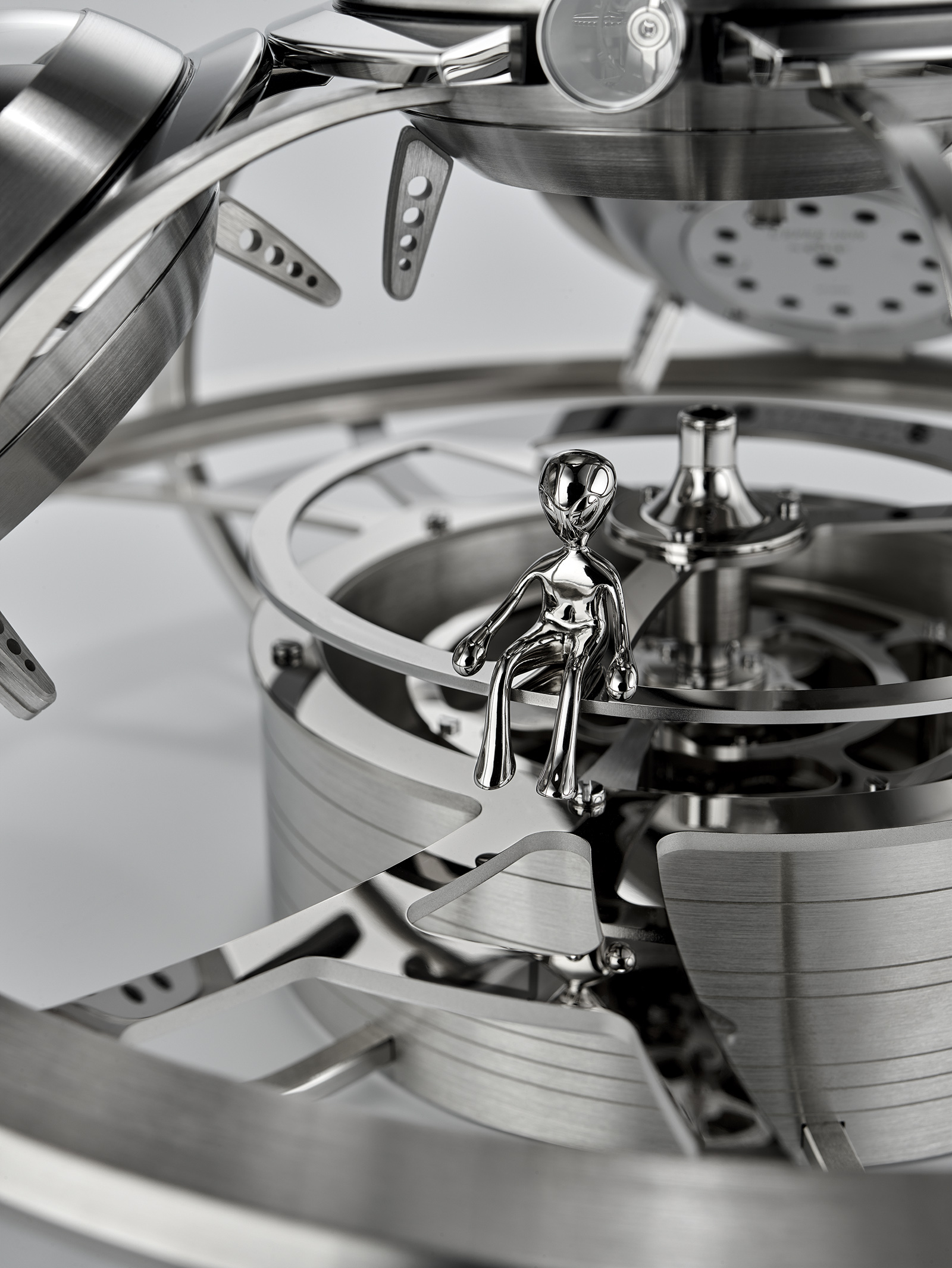 MB&F The Fifth Element 3