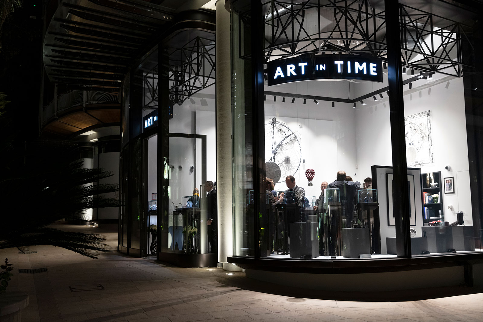 Art in Time Monaco shop 2