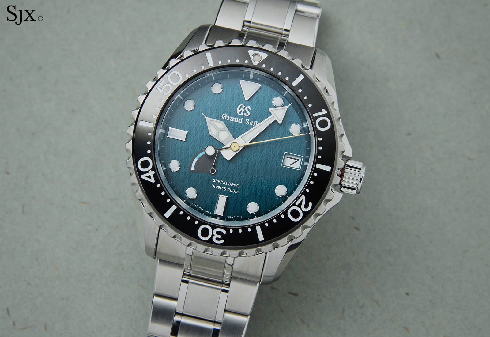 Up Close with the Grand Seiko Spring Drive Diver Asia Edition SBGA391G |  SJX Watches
