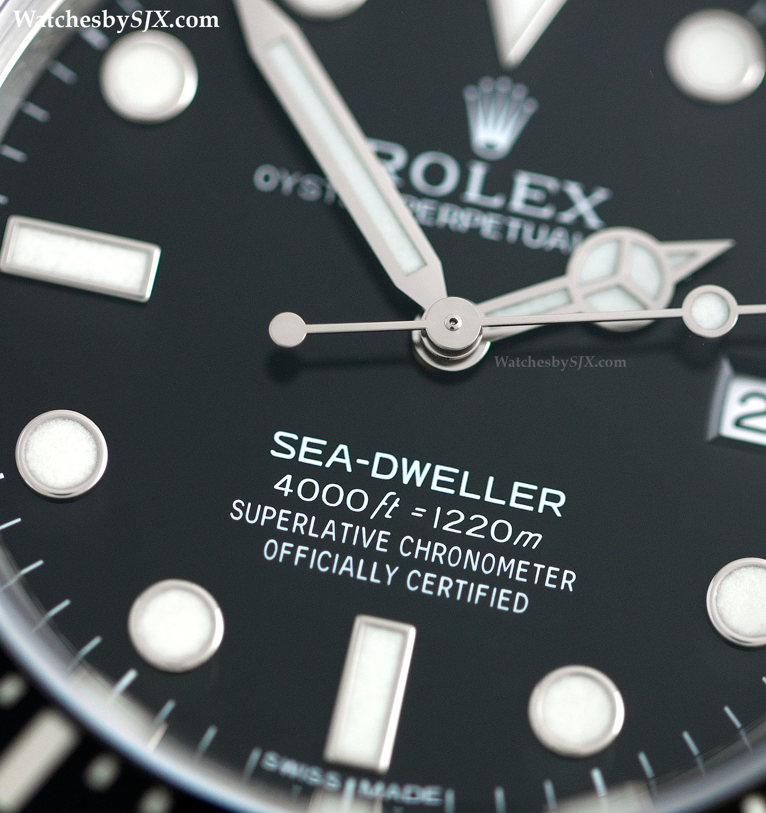 fordampning Viva Drik Up Close With The Rolex Sea-Dweller 4000 Ref. 116600 (with live photos and  price) | SJX Watches