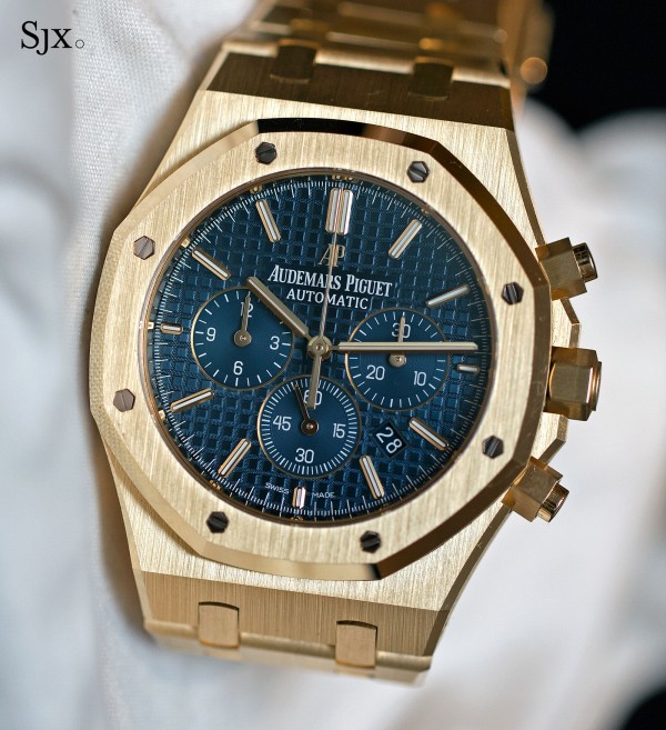 Hands-On with the Audemars Piguet Royal Oak Chronograph 41 mm Yellow ...