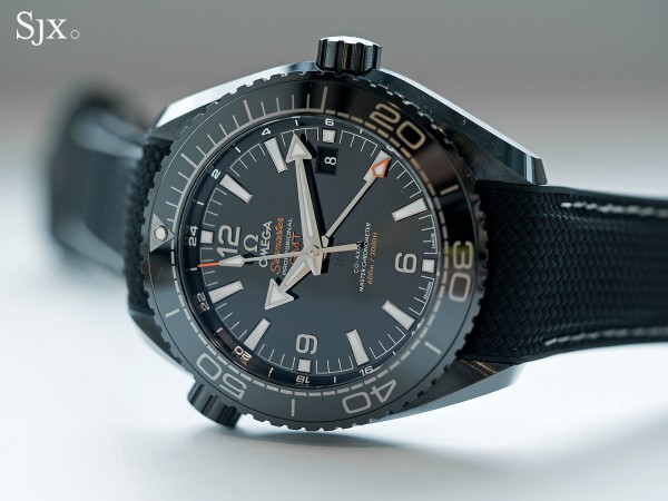 A Detailed Look at the Omega Seamaster Planet Ocean Deep Black GMT ...