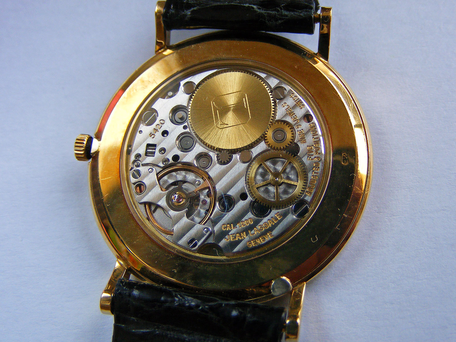 How Piaget Built the Thinnest Mechanical Watch Ever | SJX Watches
