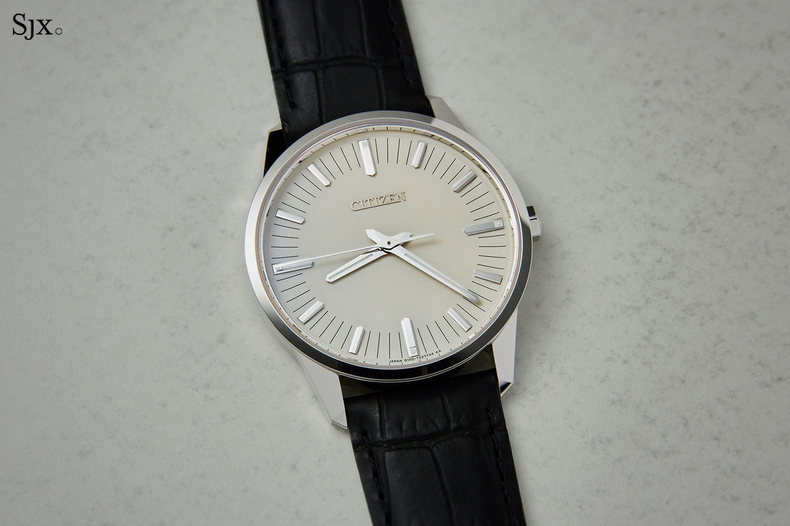 quartz accuracy watch price