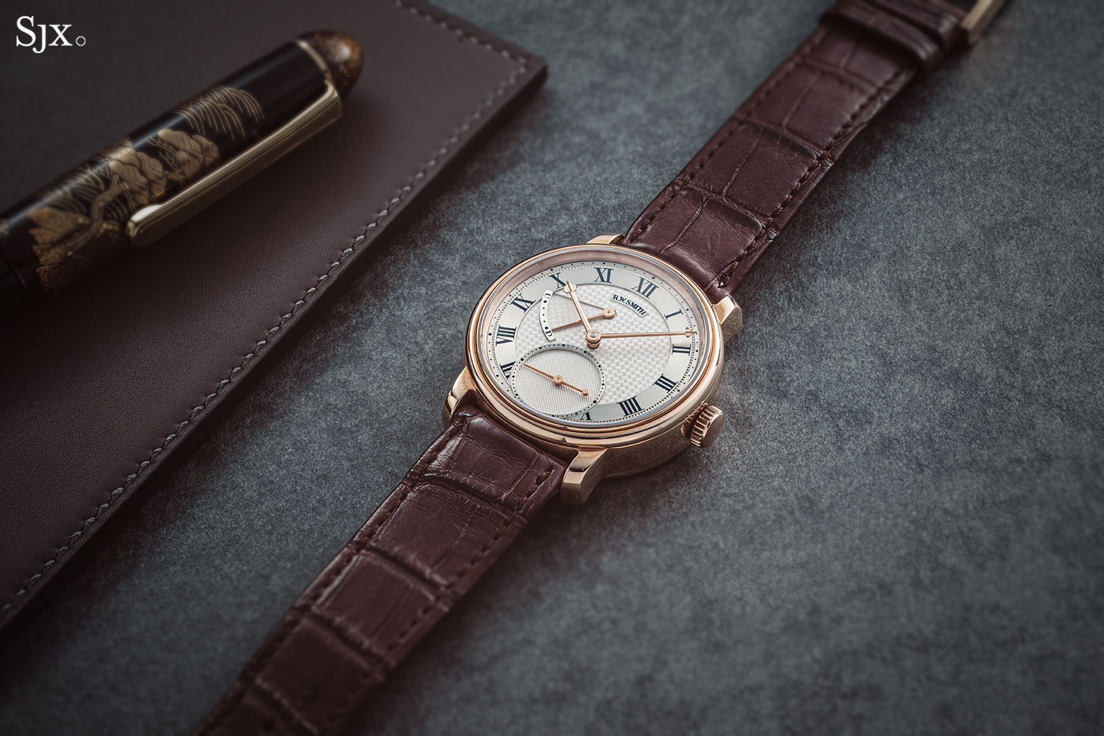 Mains-on: Roger W. Smith Série 2 "Edition 2" | Montres SJX