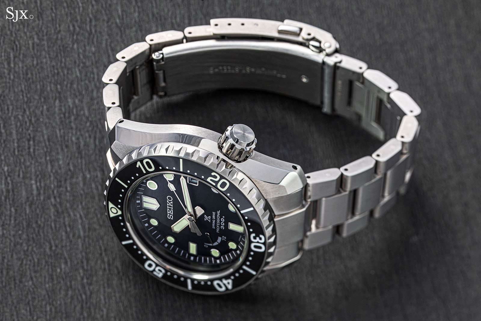 Up Close: Seiko Prospex LX Spring Drive Diver SNR029 | SJX Watches