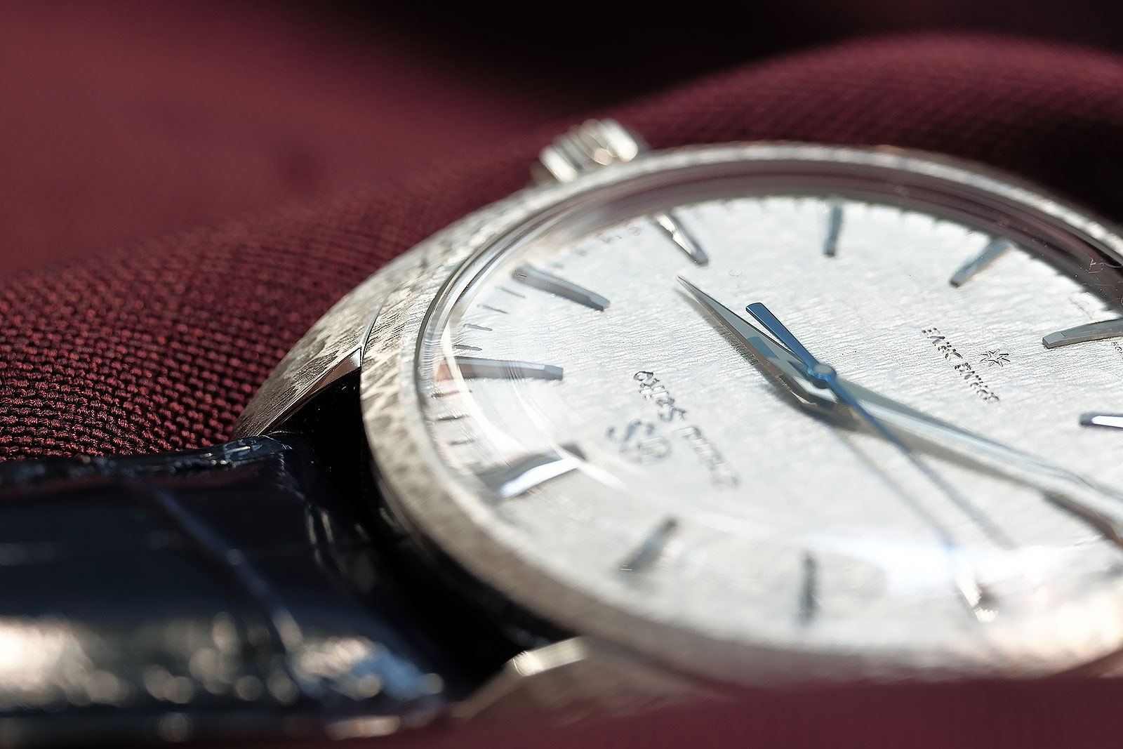 In-Depth: Inspiration and Creation of the Grand Seiko Thin Dress Series |  SJX Watches