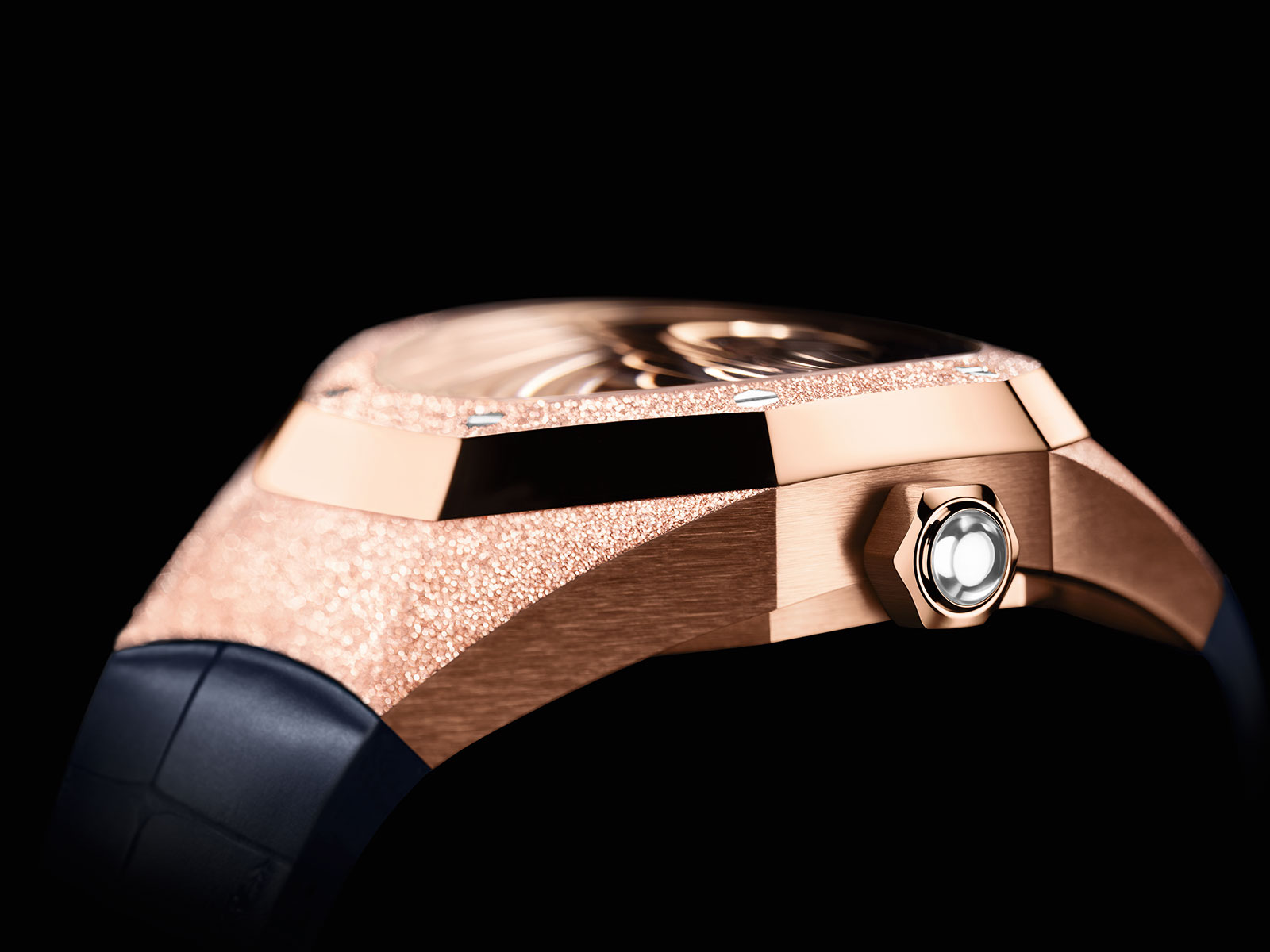 Introducing – The Audemars Piguet Royal Oak Selfwinding Chronograph 41mm  Frosted Gold (Live Pics & Price) - WATCHLOUNGE