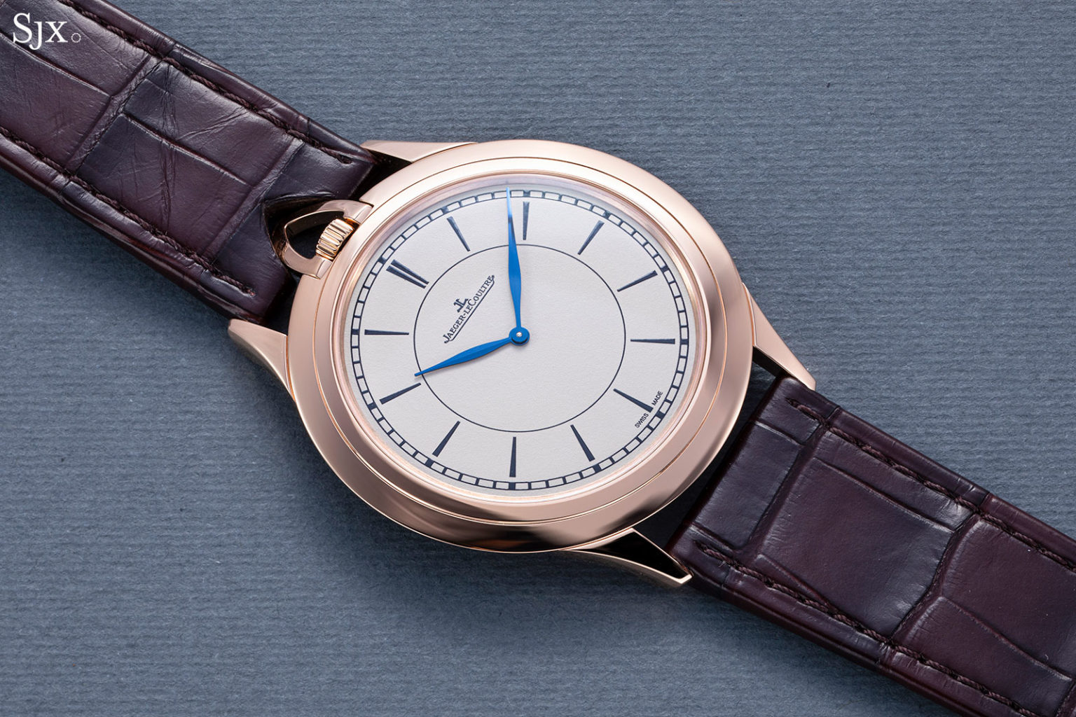 up-close-jaeger-lecoultre-master-ultra-thin-kingsman-knife-watch-sjx