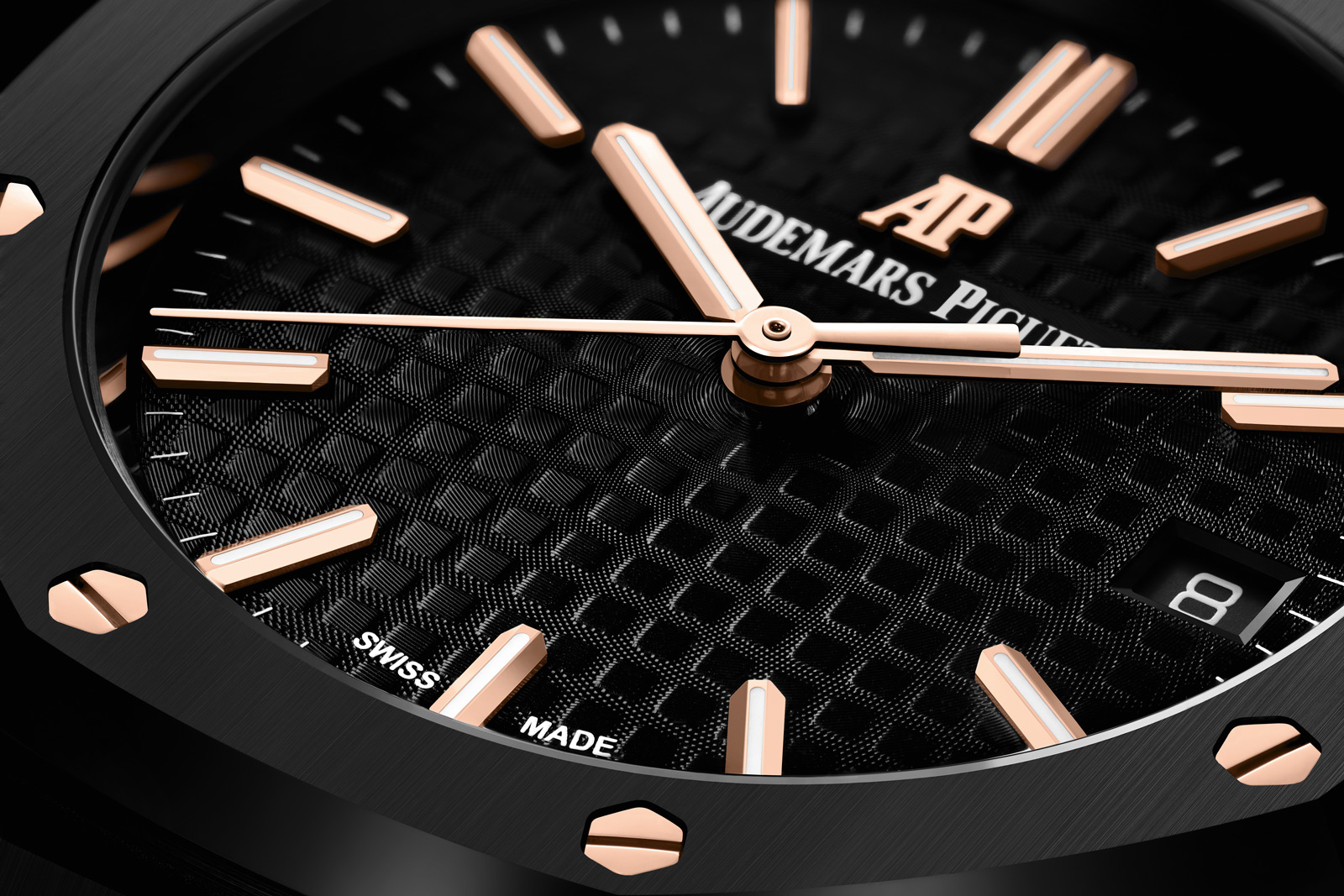 Audemars Piguet Unveils the Royal Oak 34 mm in Black Ceramic SJX