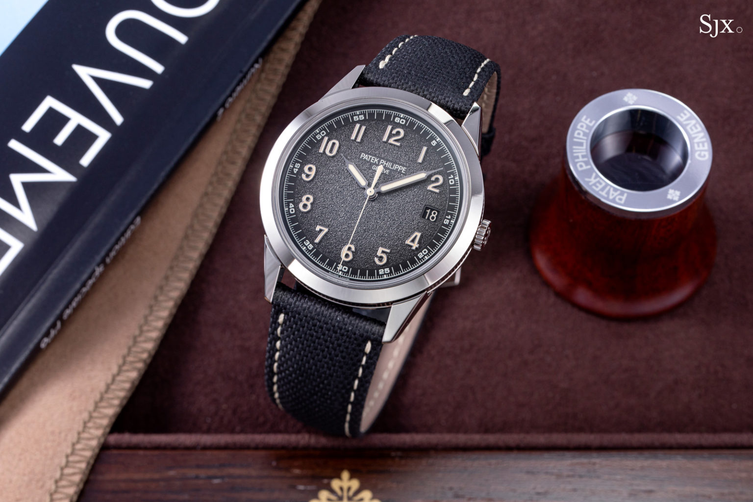 Up Close: Patek Philippe Calatrava Ref. 5226G | SJX Watches