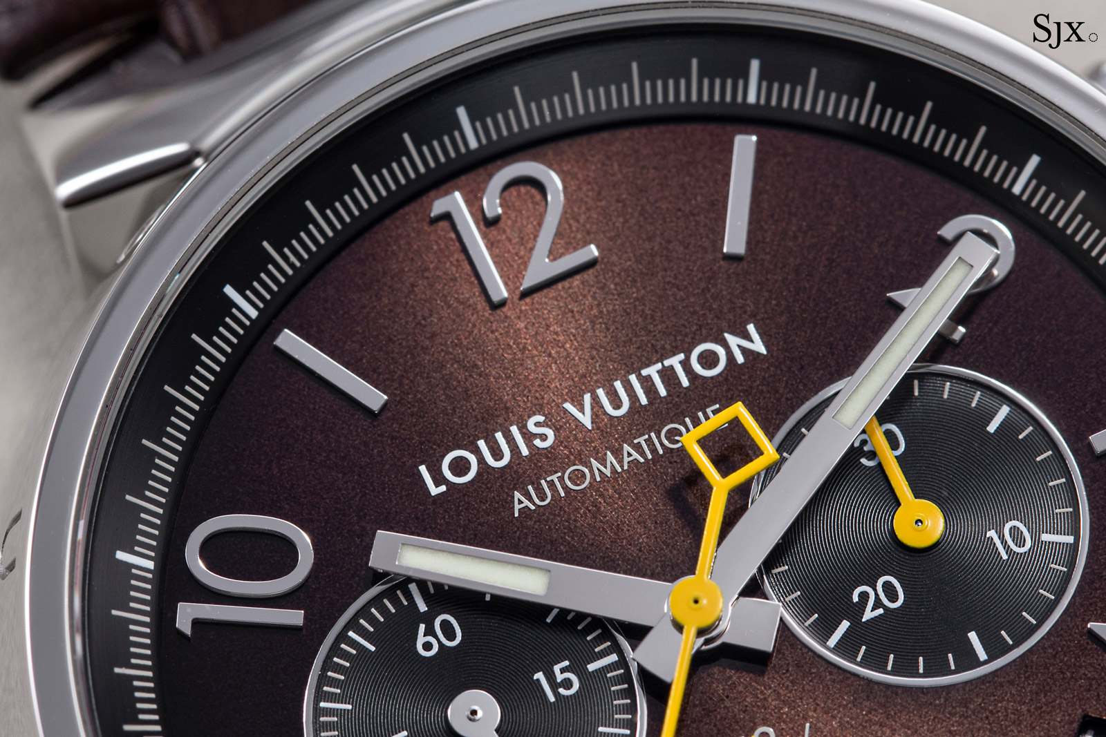 LV Smart Watch Review: A Closer Look At Tambour Horizon Light Up