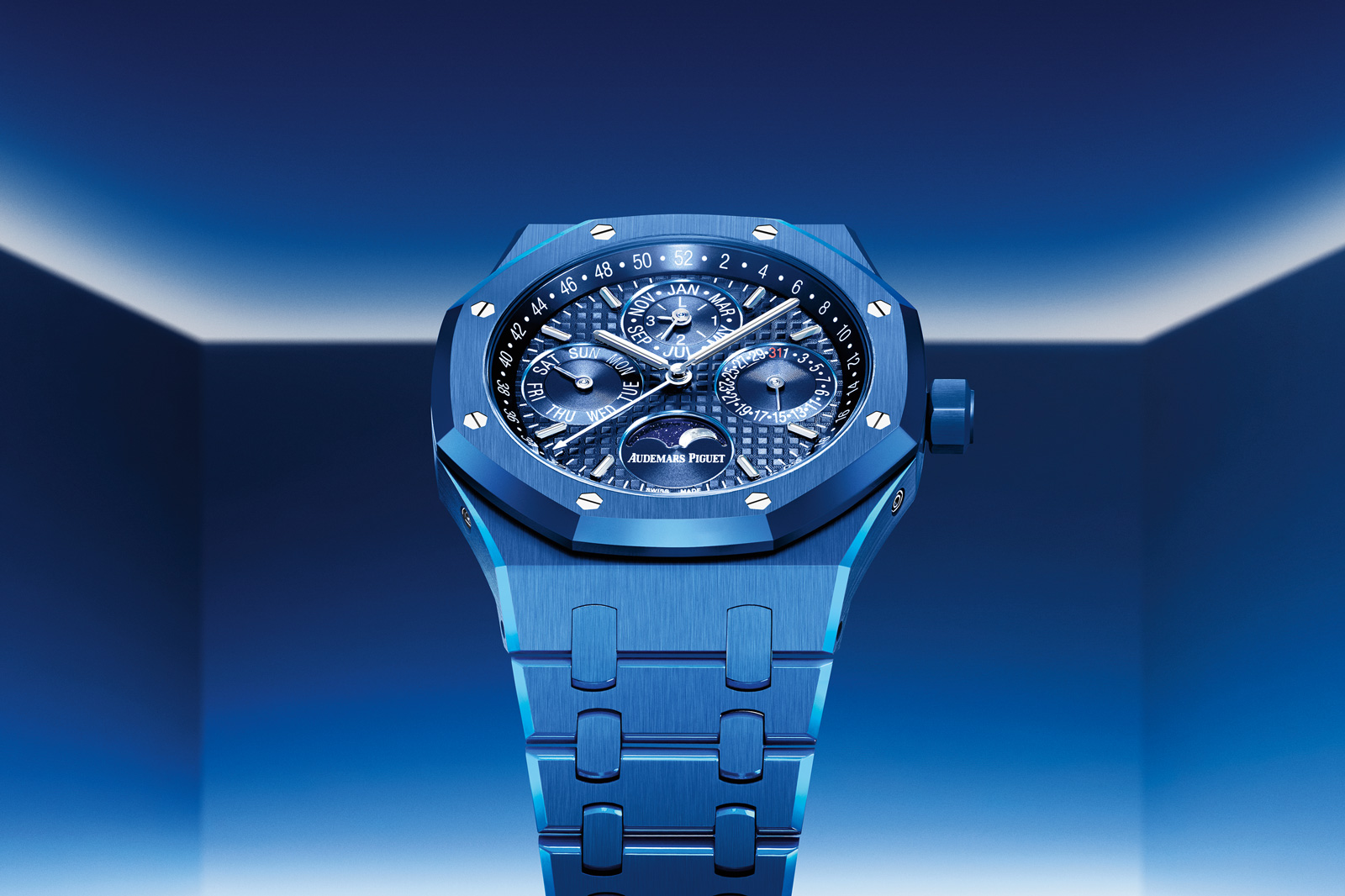 Celebrity Watch Spotting: Audemars Piguet Royal Oak Perpetual Calendar Blue  Ceramic – Watch Advice