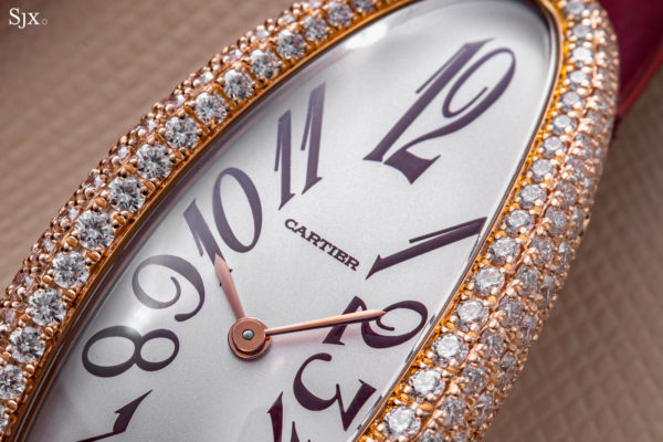 Hands-On: Cartier Baignoire Allongée “Cortina Watch” | SJX Watches