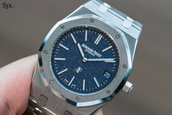 Hands On: Audemars Piguet Royal Oak “Jumbo” Grained Dial in White Gold ...