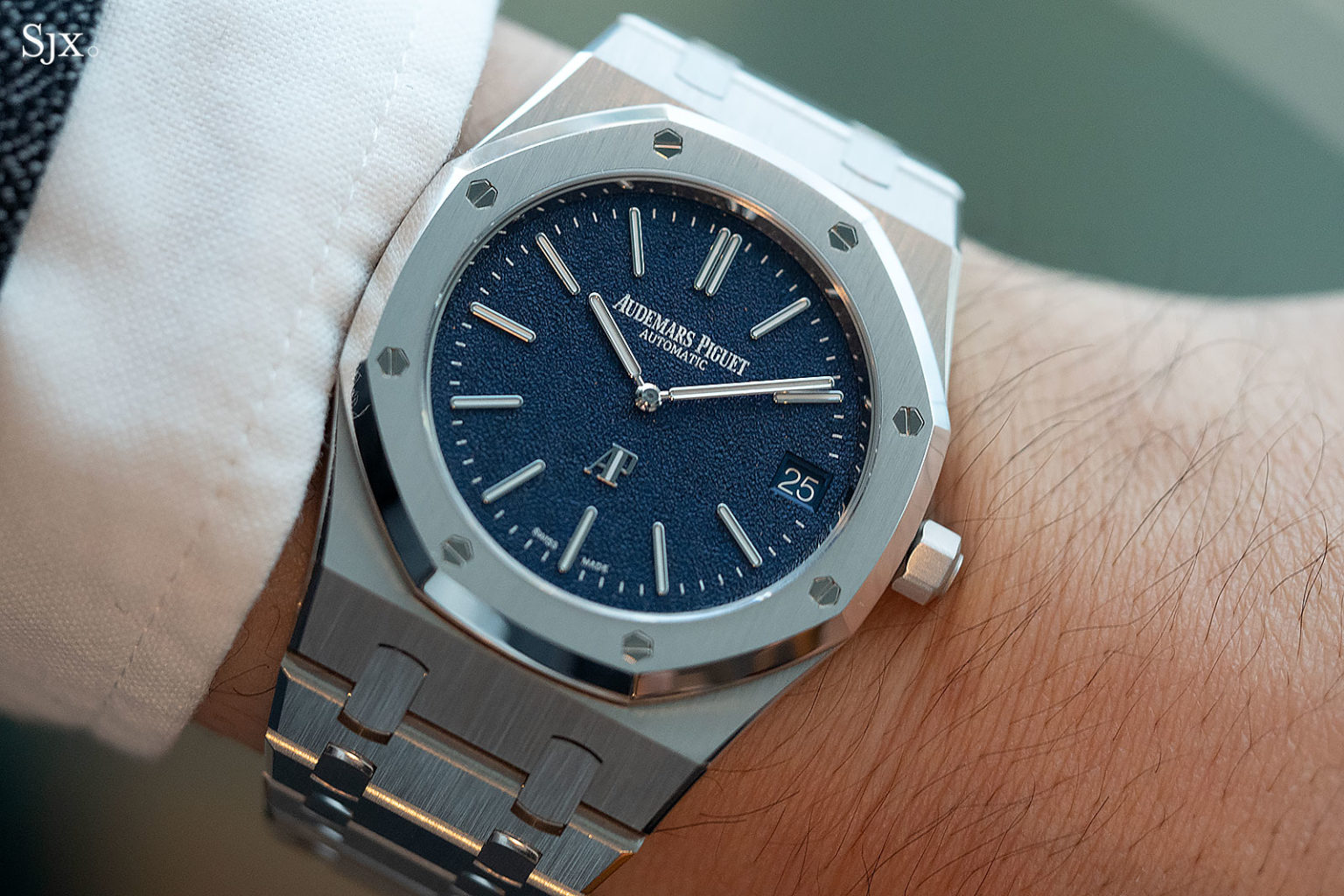 Hands On: Audemars Piguet Royal Oak “Jumbo” Grained Dial in White Gold ...