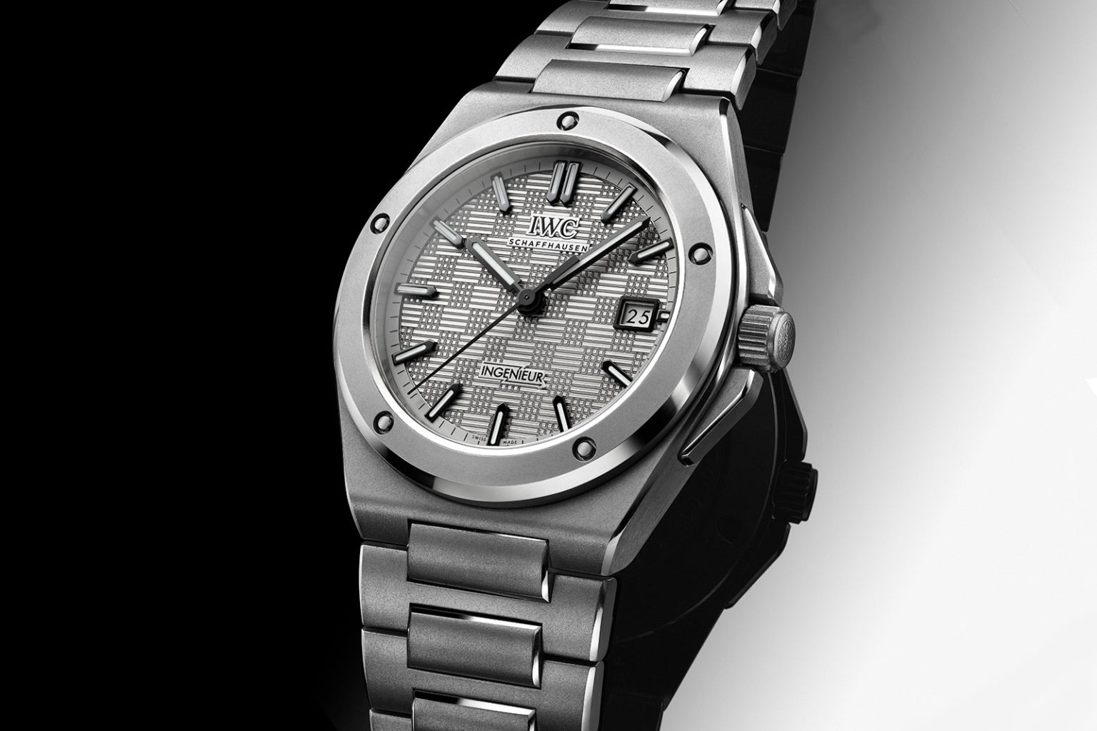 IWC Introduces the Ingenieur Automatic 40 | SJX Watches