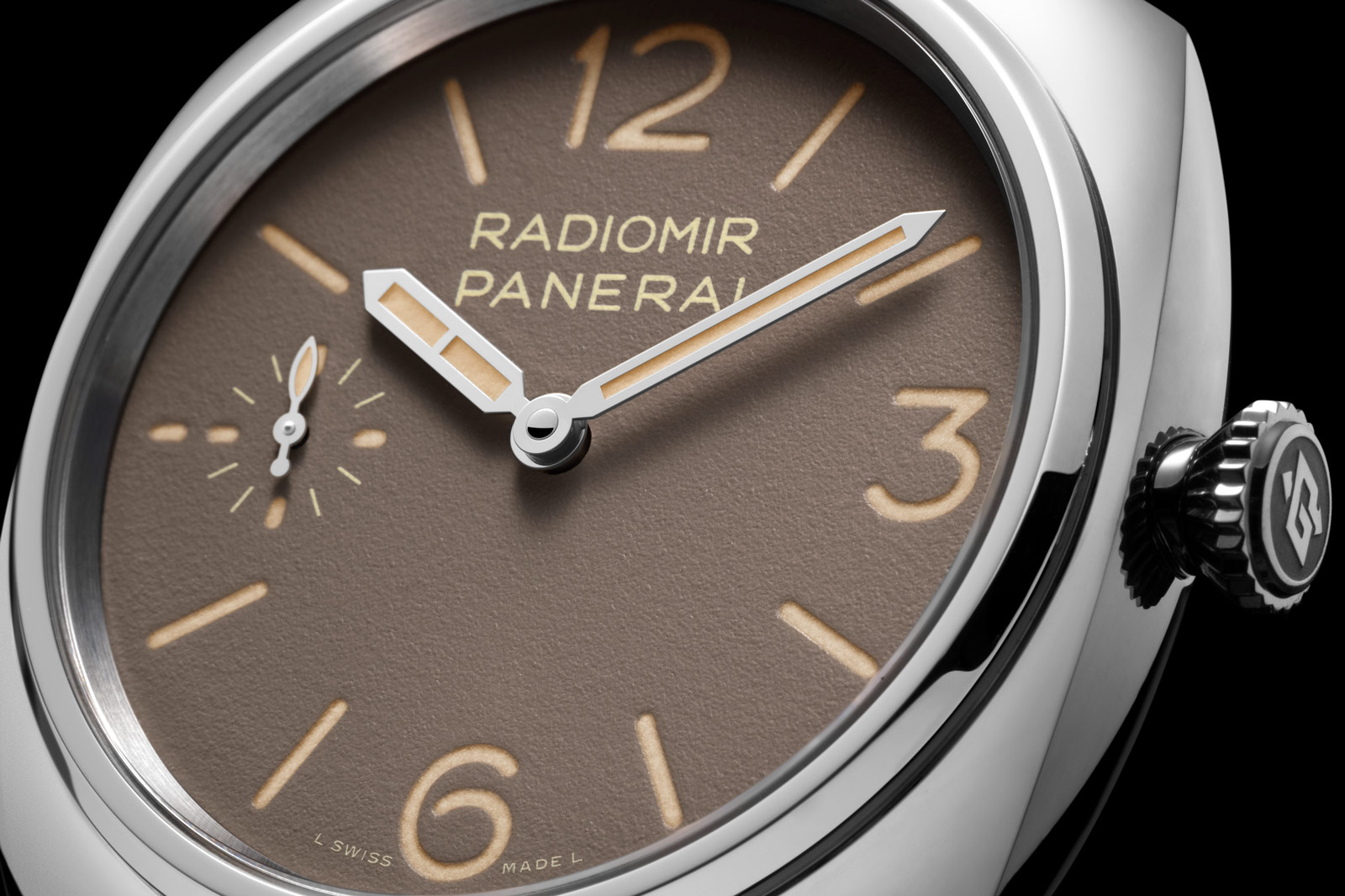 Panerai Leans Traditional with the Radiomir Officine PAM01385 SJX Watches