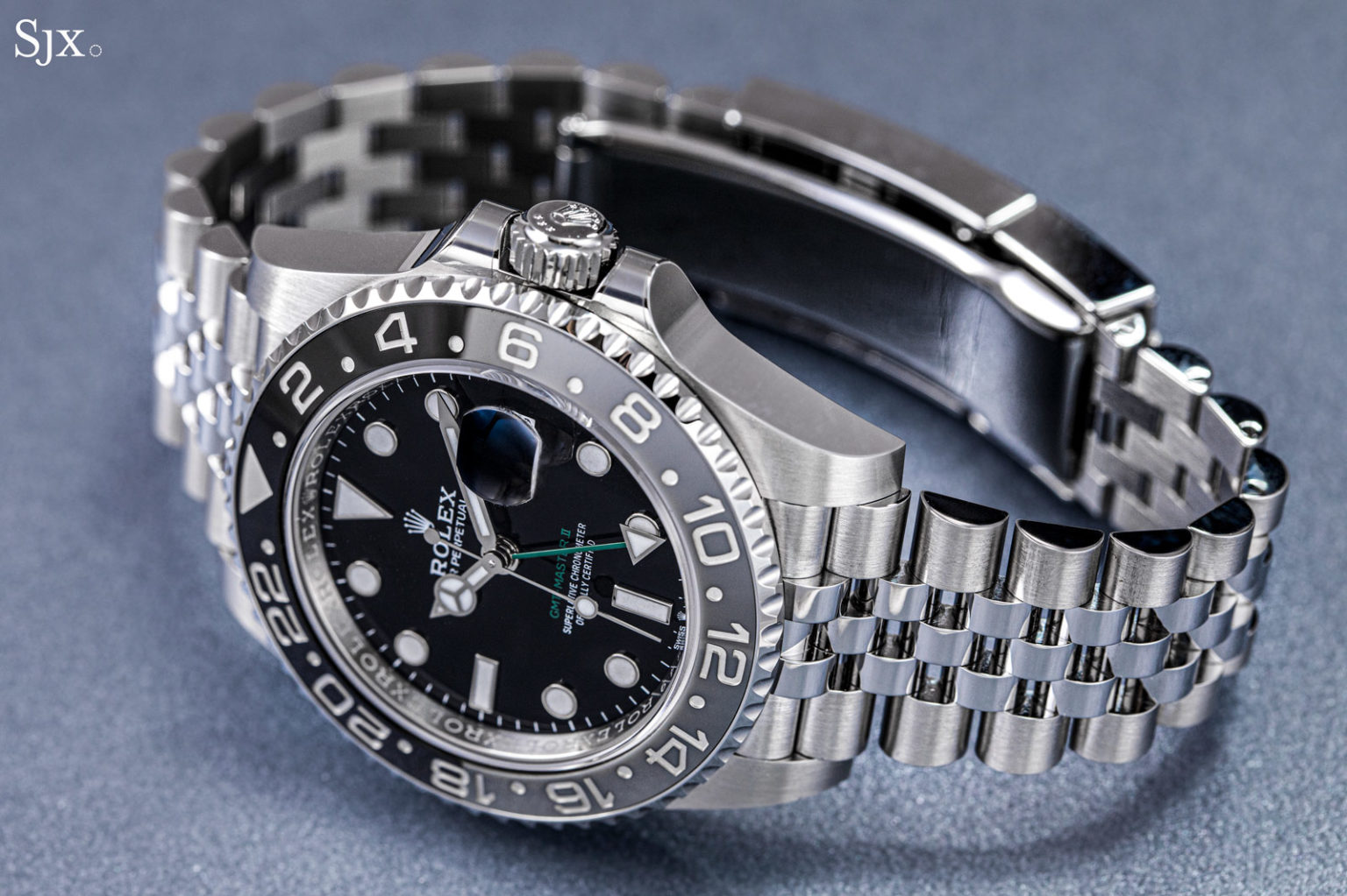 Hands On: Rolex GMT-Master II Oystersteel Ref. 126710GRNR | SJX Watches