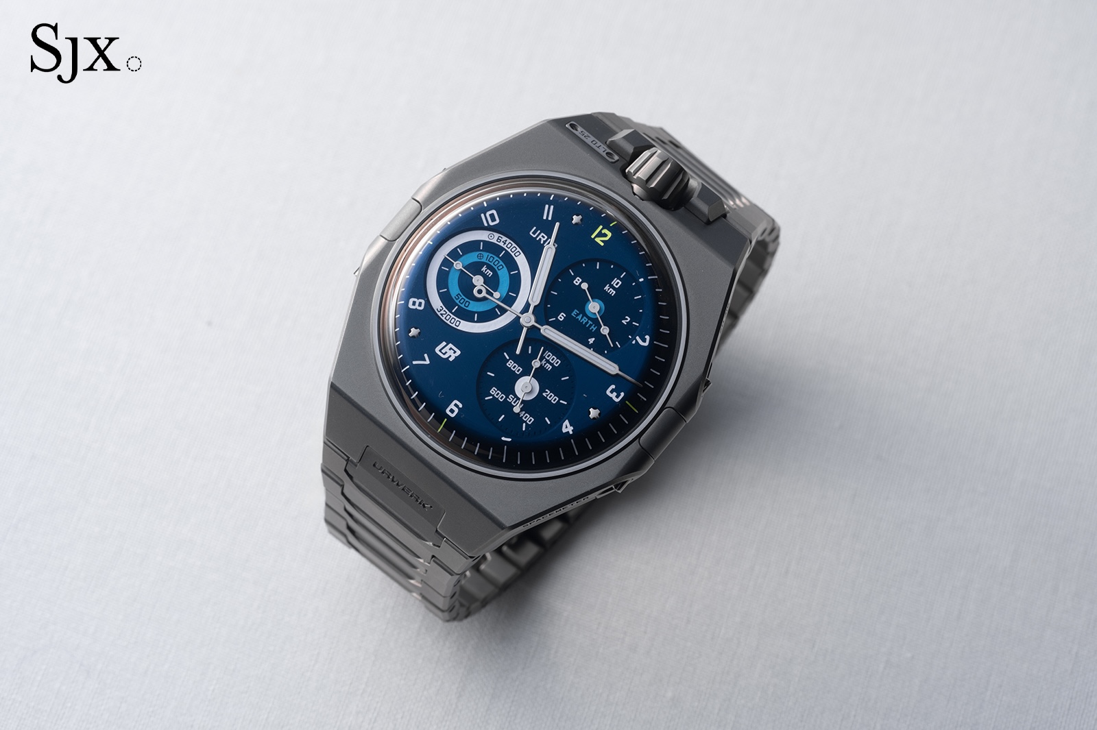 Hands On: Urwerk UR-10 Spacemeter Blue Final Edition